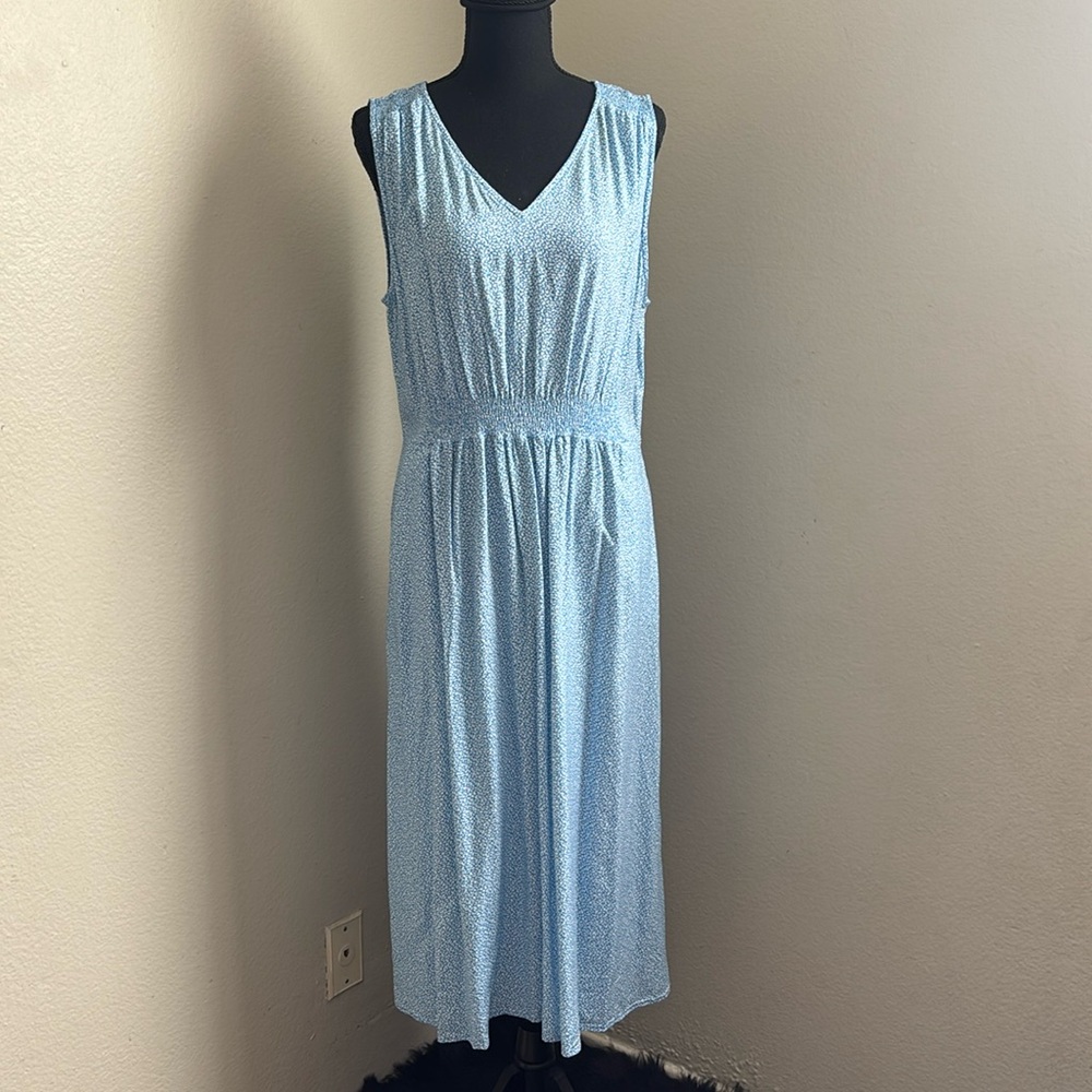 Croft & barrow size large dress with pockets 100% rayon color blue/white